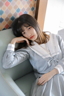 忘穿内衣被同桌玩奶头
